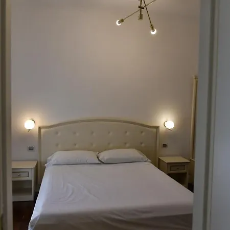 Penzion Piccolo Di Piazza Di Spagna Řím