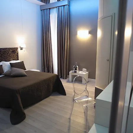 Piccolo Di Piazza Di Spagna Roma