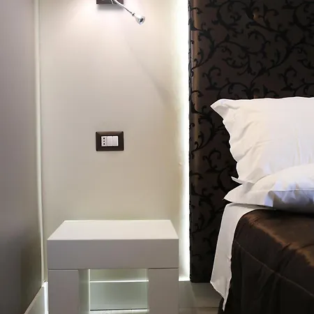 Piccolo Di Piazza Di Spagna 4*