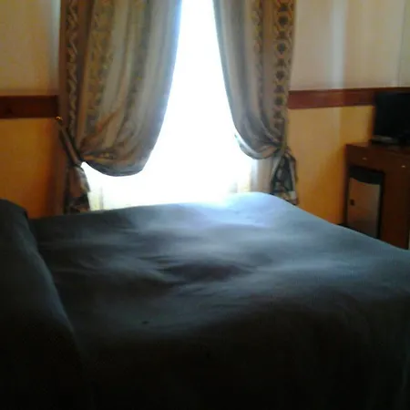 Affittacamere Piccolo Di Piazza Di Spagna 4*