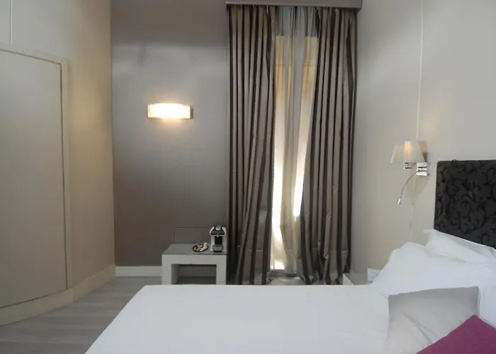 Πανσιόν Piccolo Di Piazza Di Spagna