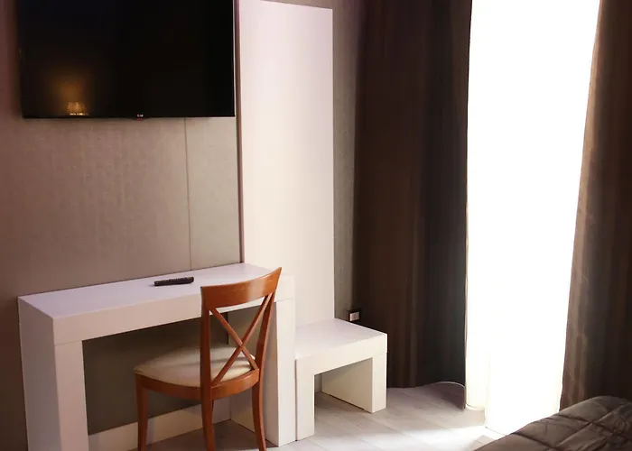 Πανσιόν Piccolo Di Piazza Di Spagna