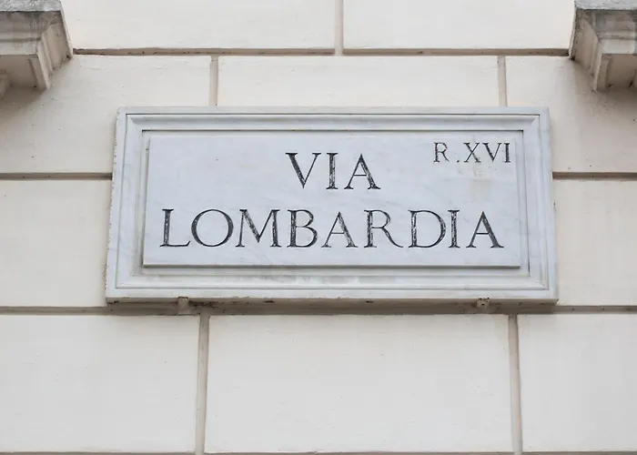 Piccolo Di Piazza Di Spagna Ρώμη