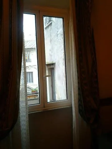 Πανσιόν Piccolo Di Piazza Di Spagna 4*