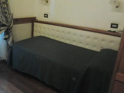 Piccolo Di Piazza Di Spagna 4*