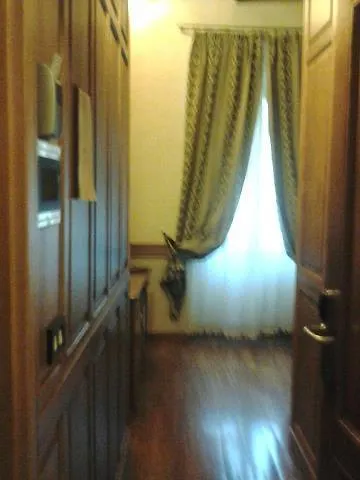 Piccolo Di Piazza Di Spagna