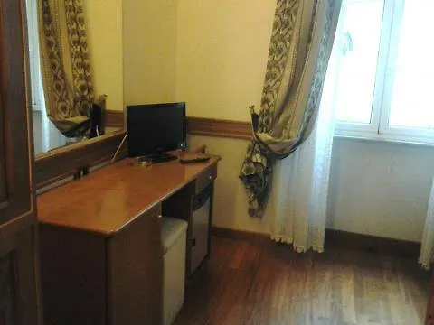 Piccolo Di Piazza Di Spagna Konukevi 4*