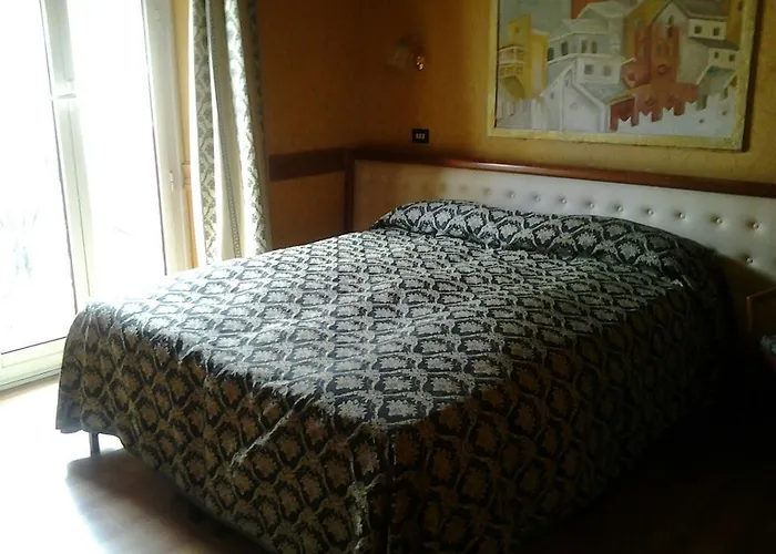 Πανσιόν Piccolo Di Piazza Di Spagna