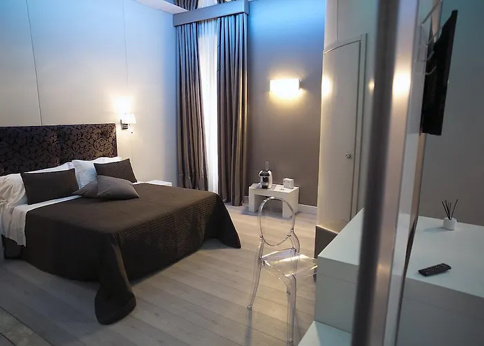 Piccolo Di Piazza Di Spagna Roma